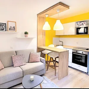 Centre Saint-gervais Jaune Moderne Proche Télécabine 2 Pers Saint-Gervais-les-Bains